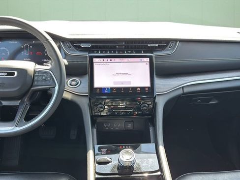 Certified 2023 Jeep Grand Cherokee L Limited AWD/4WD image 18