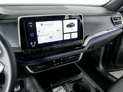 Certified 2025 Volkswagen Atlas Cross Sport SEL R-Line AWD/4WD image 15