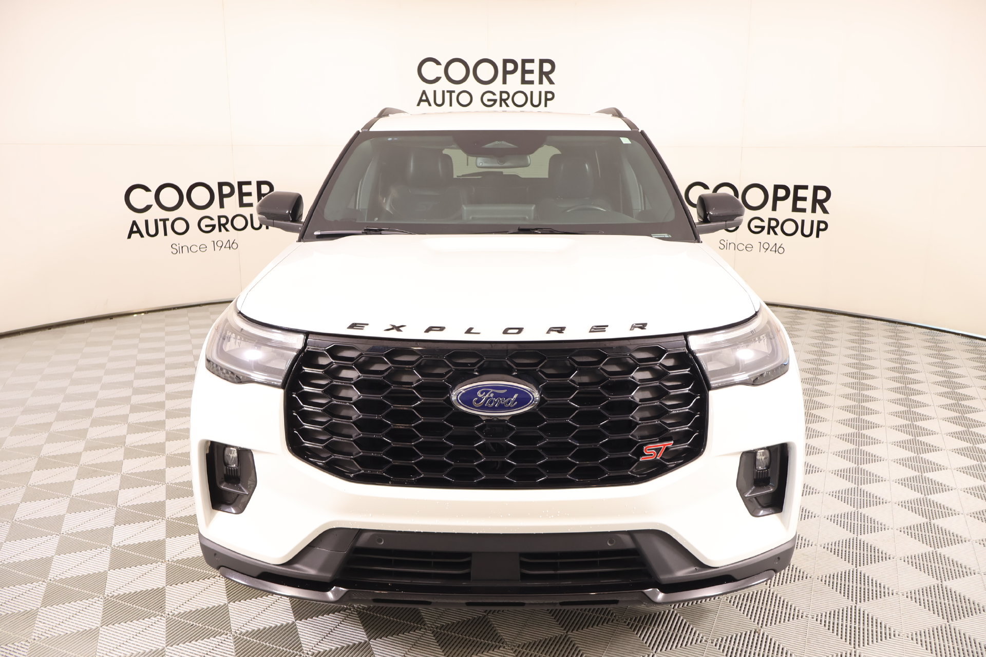 Used 2025 Ford Explorer ST AWD/4WD image 9