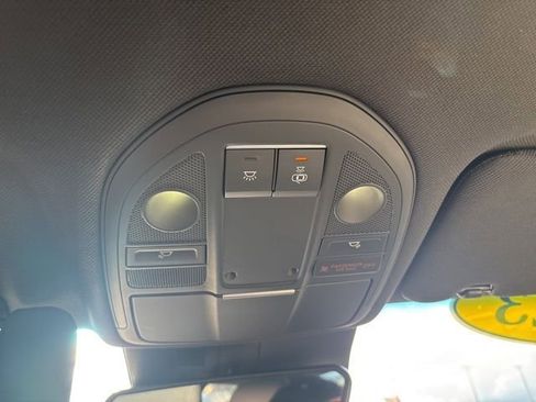 Used 2023 Genesis G70 2.0T image 20