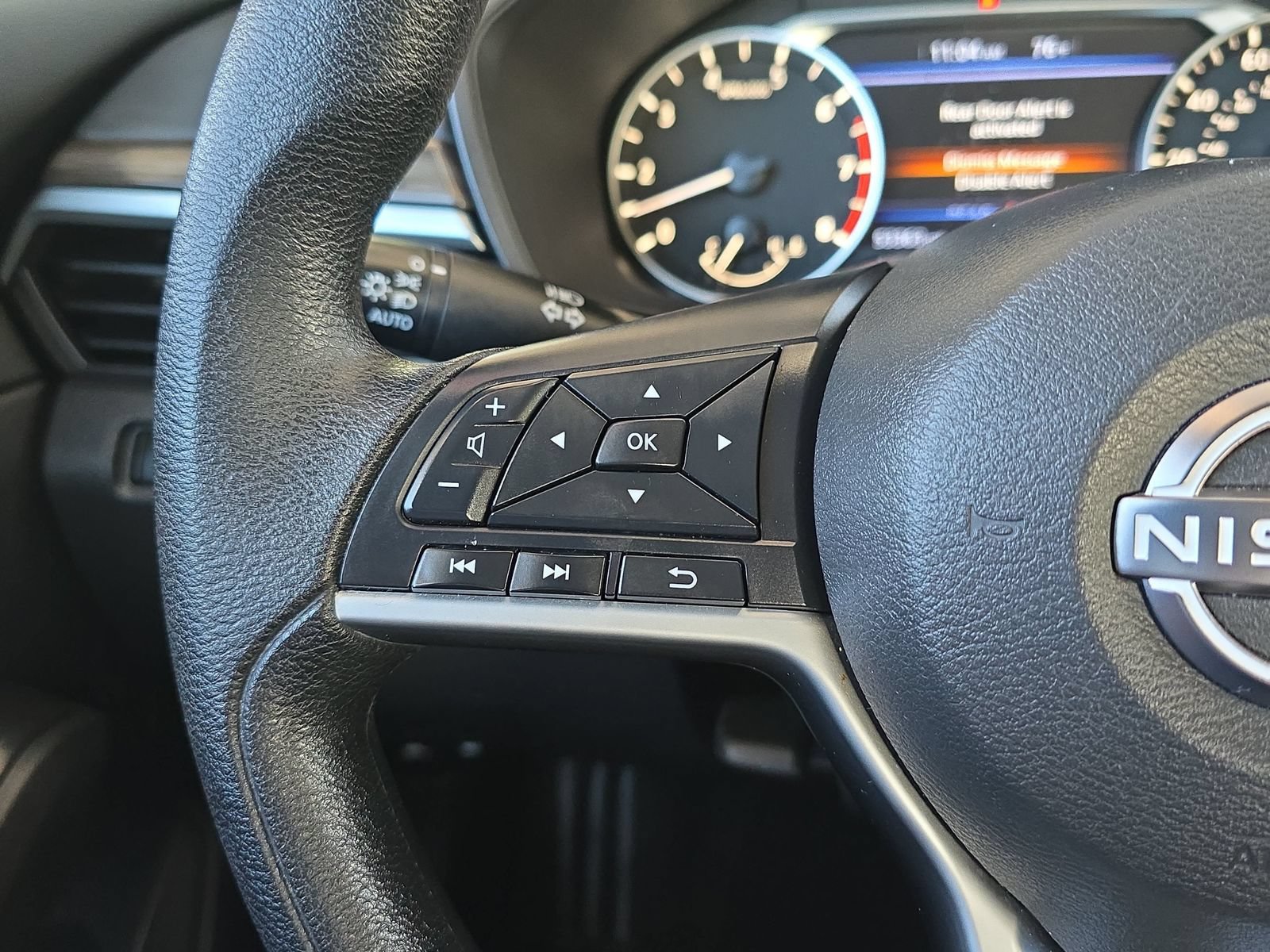 Used 2024 Nissan Altima 2.5 SV AWD/4WD image 19