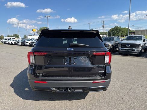 Certified 2025 Ford Explorer ST-Line w/ ST-Line Street Pack AWD/4WD image 5