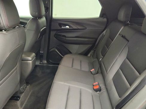 Used 2023 Chevrolet TrailBlazer RS w/ Sun and Liftgate Package FWD image 23