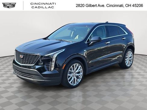 Certified 2022 Cadillac XT4 Luxury w/ Cold Weather Package FWD image 1