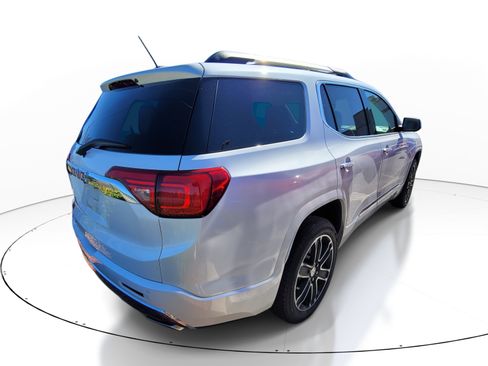 Used 2019 GMC Acadia Denali w/ Technology Package image 4