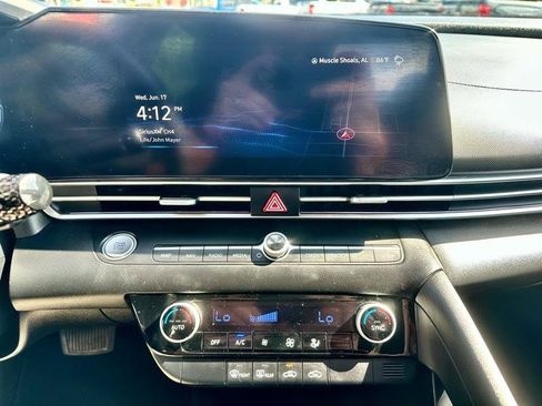 Used 2024 Hyundai Elantra SEL FWD image 21