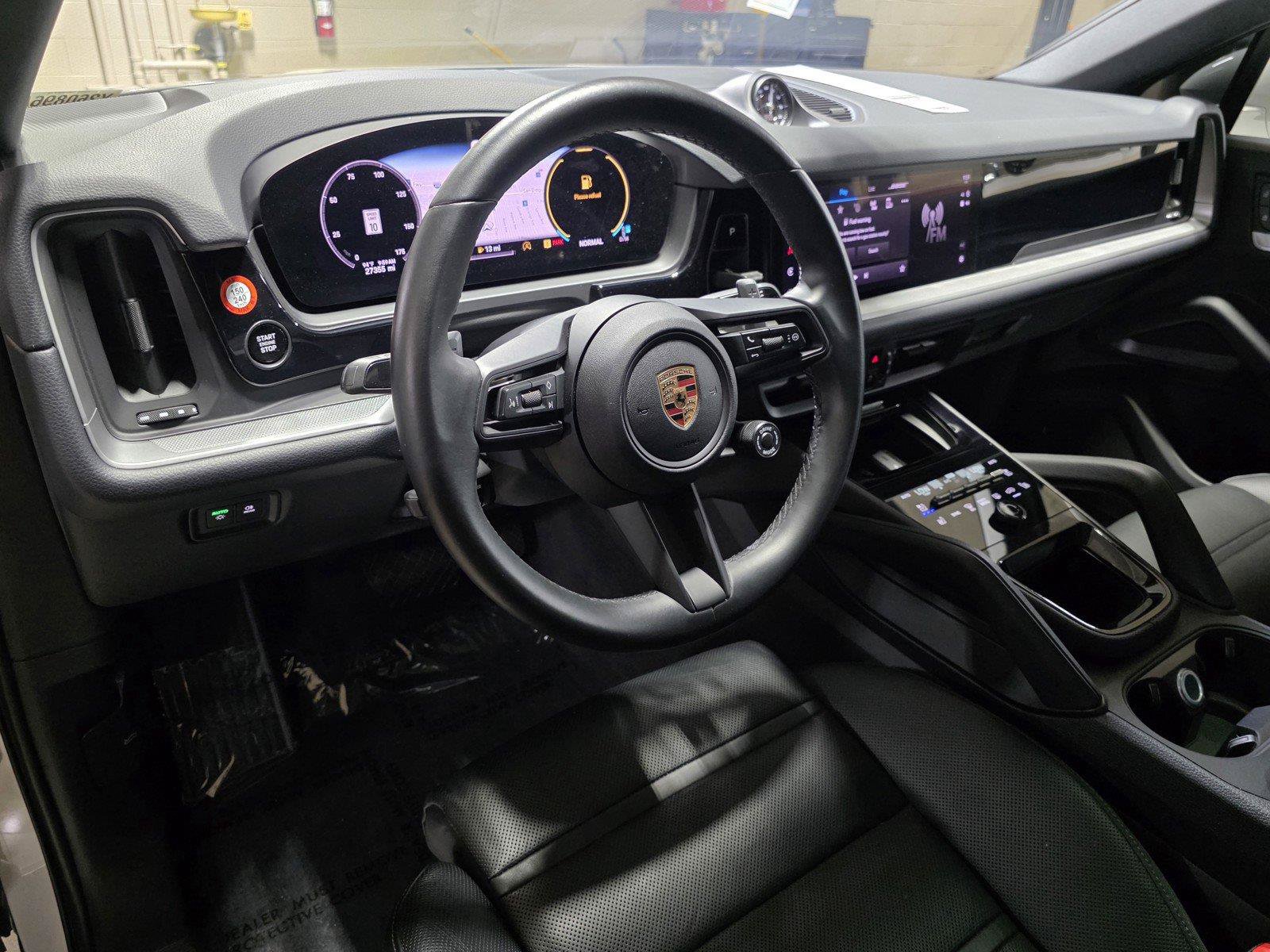 Used 2024 Porsche Cayenne Coupe AWD/4WD image 26