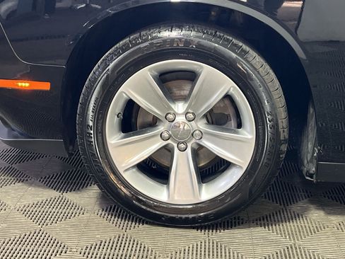 Used 2021 Dodge Challenger SXT image 12