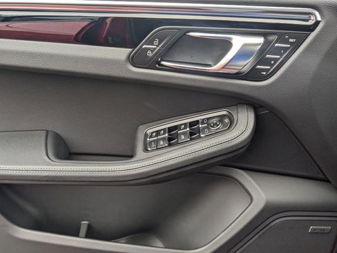 Used 2025 Porsche Macan image 13