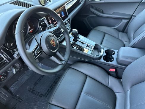 New 2026 Porsche Macan AWD/4WD image 4