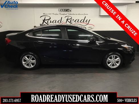 Used 2017 Chevrolet Cruze LT image 1