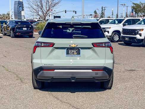 New 2026 Chevrolet Equinox LT w/ Convenience Package II image 3