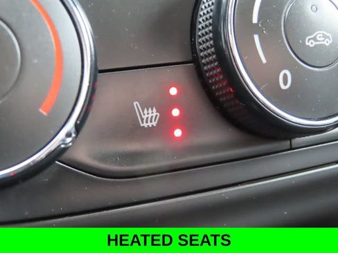 Used 2024 Chevrolet Trax LS w/ LS Convenience Package FWD image 4