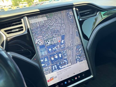 Used 2018 Tesla Model S 75D AWD/4WD image 28
