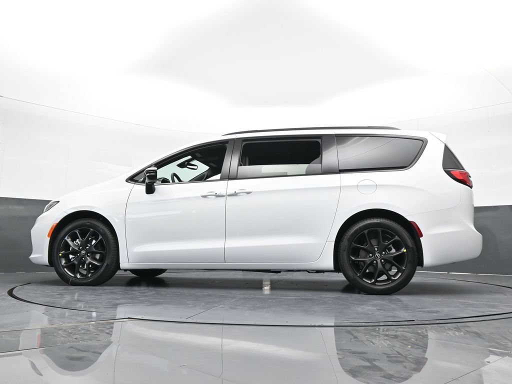 New 2026 Chrysler Pacifica Select w/ S Appearance Package FWD image 56