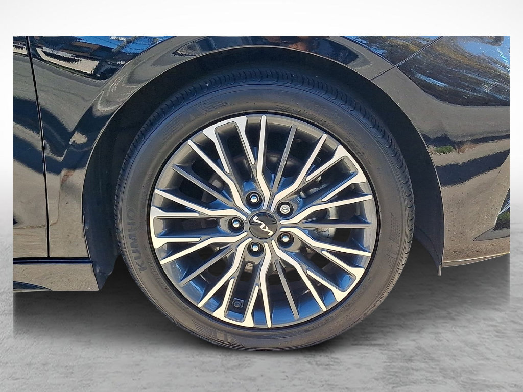 Used 2023 Kia Forte GT-Line w/ GT-Line Premium Package FWD image 7