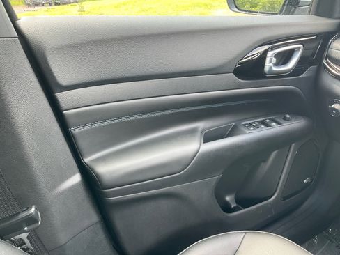 New 2025 Jeep Compass Limited w/ Sun & Sound Group image 16