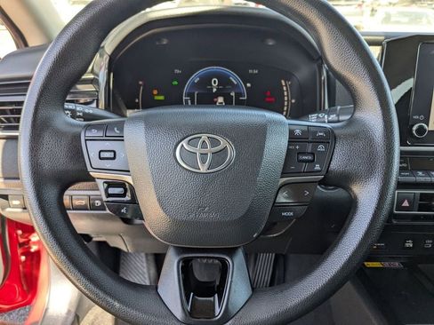 Used 2025 Toyota Camry LE image 17