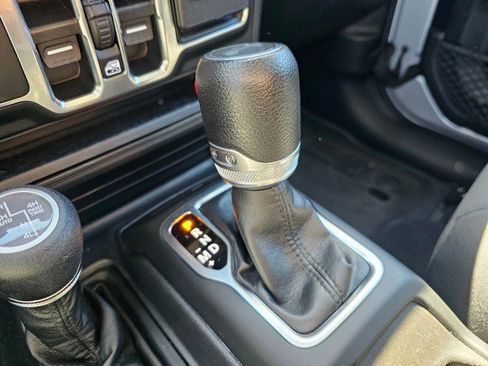 Used 2023 Jeep Wrangler Unlimited AWD/4WD image 36