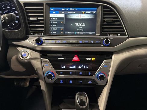 Used 2017 Hyundai Elantra Limited w/ Limited Tech Package 04 image 14