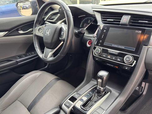 Used 2017 Honda Civic Touring image 22