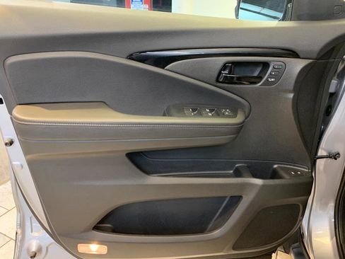 Used 2022 Honda Passport Elite image 18