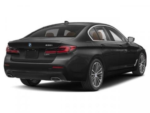 Used 2023 BMW 530i xDrive w/ Premium Package image 2