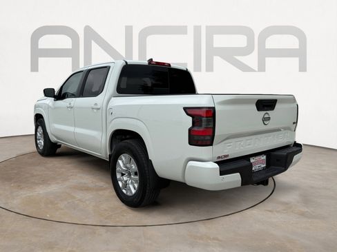 Used 2023 Nissan Frontier SV w/ SV Convenience Package RWD image 8