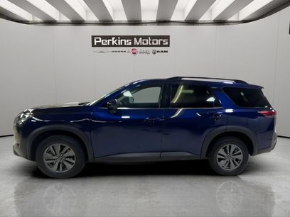 Used 2025 Nissan Pathfinder SV
