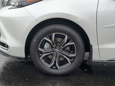 Used 2025 Toyota Sienna Platinum image 7