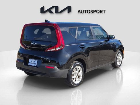 Certified 2022 Kia Soul LX w/ Technology Package image 8