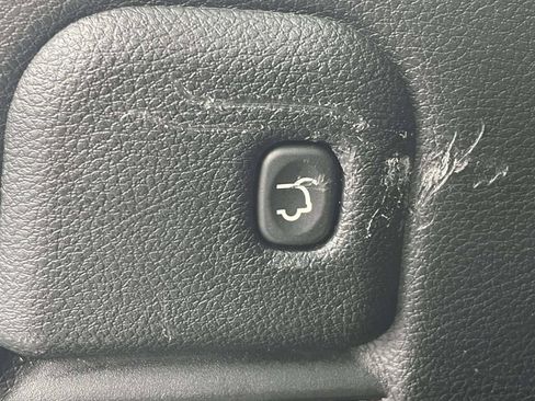 Used 2019 Jeep Grand Cherokee Limited AWD/4WD image 11