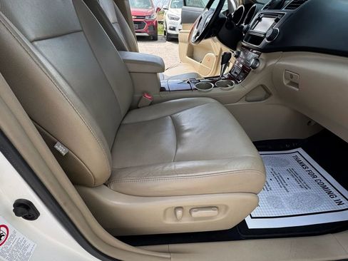 Used 2013 Toyota Highlander Limited image 19