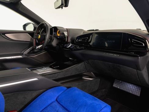 Used 2025 Ferrari Purosangue AWD/4WD image 48