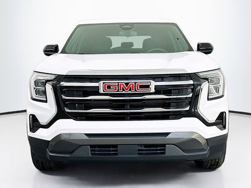 Used 2025 GMC Terrain Elevation image 2