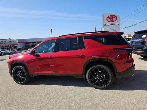 Used 2024 Chevrolet Traverse RS w/ LPO, Floor Liner Package image 2