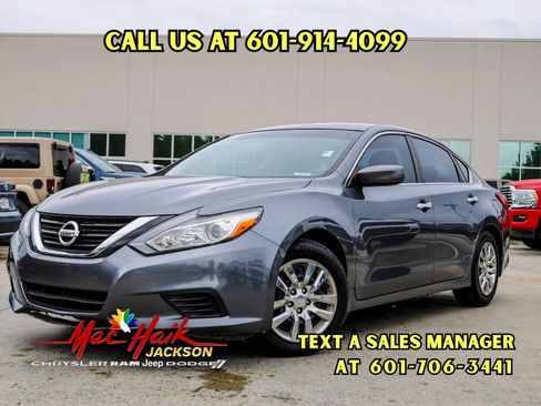 Used 2018 Nissan Altima 2.5 S w/ S Convenience Package image 1
