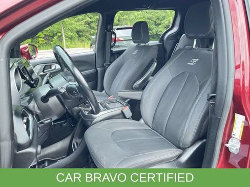 Used 2019 Chrysler Pacifica Touring Plus w/ S Appearance Package FWD image 19