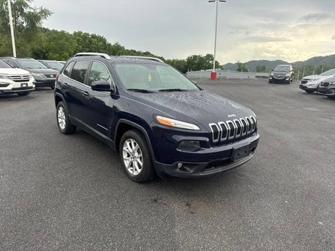 Used 2015 Jeep Cherokee Latitude FWD image 2