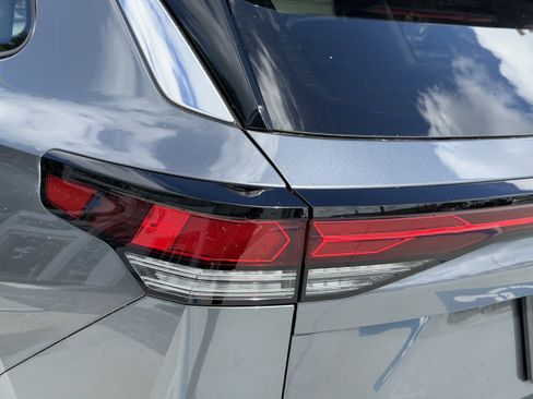 New 2026 Volkswagen Tiguan S image 9