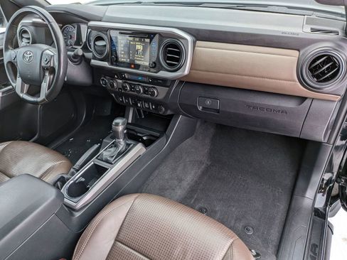 Used 2019 Toyota Tacoma Limited AWD/4WD image 31