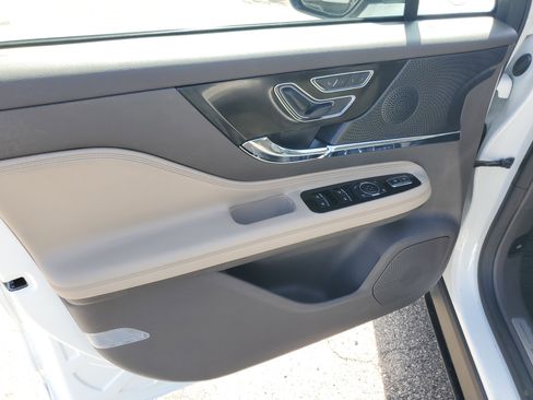 Certified 2024 Lincoln Corsair AWD w/ Equipment Group 101A image 8