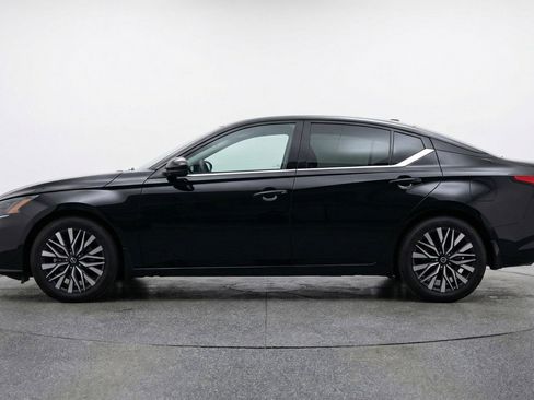 Used 2025 Nissan Altima 2.5 SV image 5