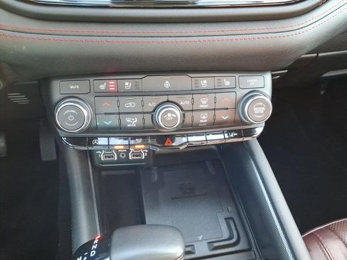 Certified 2024 Dodge Durango GT image 19