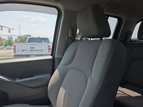 Used 2017 Nissan Frontier SV AWD/4WD image 41