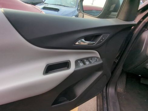Used 2022 Chevrolet Equinox LS FWD image 8