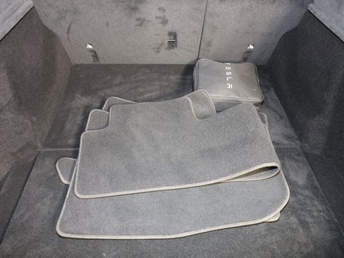 Used 2021 Tesla Model S Plaid AWD/4WD image 18