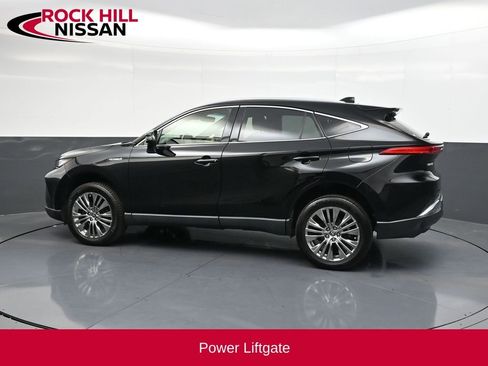 Used 2021 Toyota Venza XLE image 7