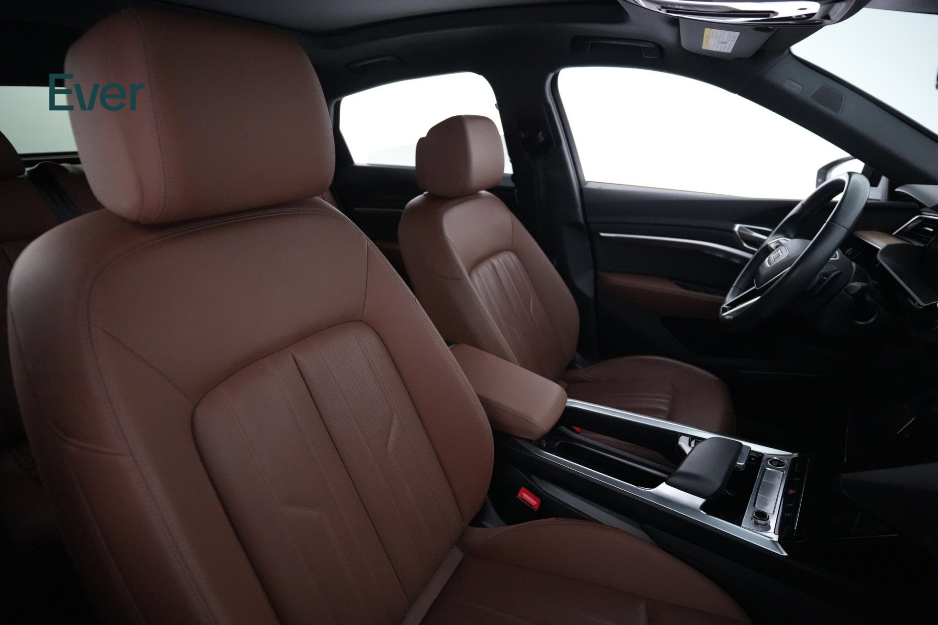 Used 2024 Audi Q8 e-tron Premium Plus AWD/4WD image 23