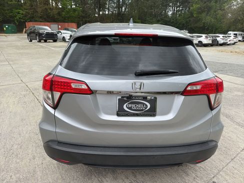 Used 2022 Honda HR-V LX image 9